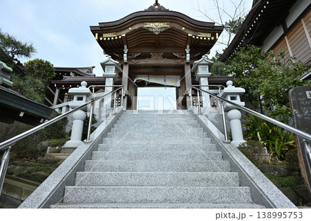 坂井神社の本殿と境内の風景(新潟県新潟市西区) 坂井神社の本殿と境内の風景(新潟県新潟市西区) 138995753