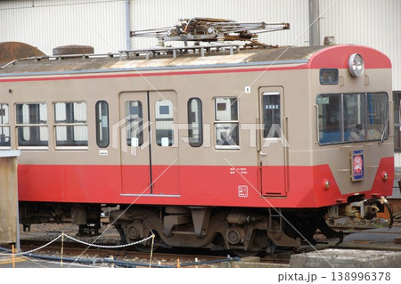 近江鉄道の風景 近江鉄道彦根駅車両基地(モハ800形赤電) 近江鉄道の風景 近江鉄道彦根駅車両基地(モハ800形赤電) 138996378