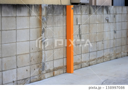 補強されたブロック塀 138997086