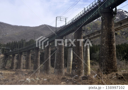 新潟県　湯沢　毛渡沢橋 138997102