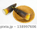 皮付きの新鮮タケノコ 138997606