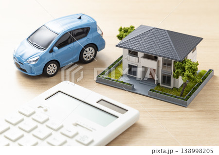 住宅と車と電卓 住宅と車と電卓 138998205