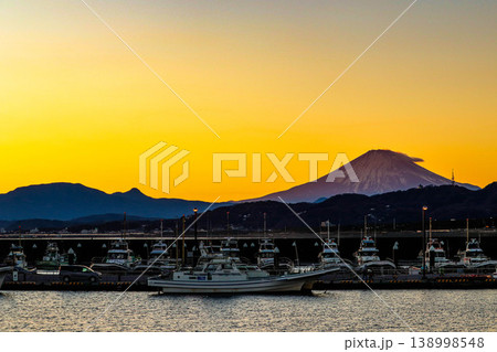 海・湘南平塚の夕景 海・湘南平塚の夕景 138998548