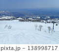 青空と白銀のゲレンデ 138998717