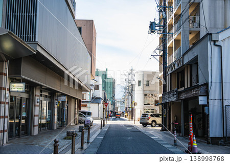 六九商店街の街並み　松本市 138998768