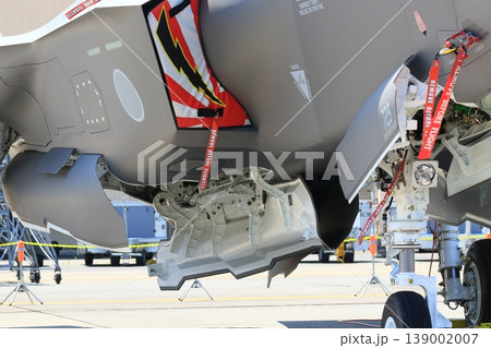 F-35Aのウェポンベイ　ステルス戦闘機 139002007