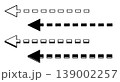 点線のモノクロ矢印のアイコン 139002257