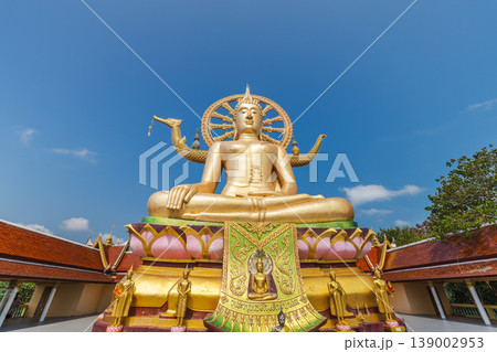 Golden Big Buddha statue at Wat Phra Yai temple on Koh Samui island in Thailand Golden Big Buddha statue at Wat Phra Yai temple on Koh Samui island in Thailand 139002953