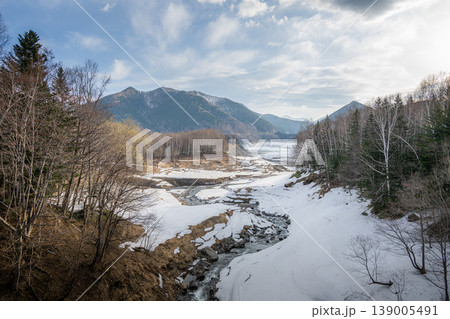 三国峠から望む雪山 三国峠から望む雪山 139005491
