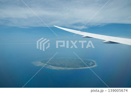飛行機から見る離島 飛行機から見る離島 139005674