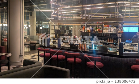 イギリスのホテルにある朝食レストランの店内風景 139006472