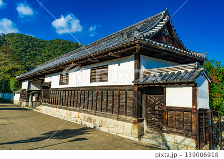 晩秋の吉香公園 香川家長屋門3 山口県岩国市 晩秋の吉香公園 香川家長屋門3 山口県岩国市 139006918