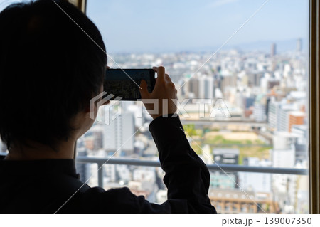 展望台 スマホ 男性 展望台 スマホ 男性 139007350