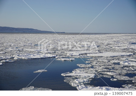 流氷押し寄せる流氷 流氷押し寄せる流氷 139007475