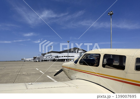 小型自家用機と福島空港 小型自家用機と福島空港 139007695