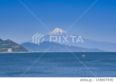 【静岡県】三保真崎海岸からの眺める富士山 【静岡県】三保真崎海岸からの眺める富士山 139007936