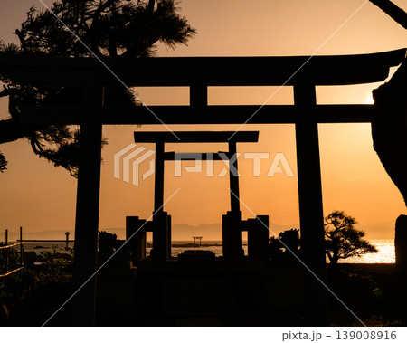 森戸神社のトリプル鳥居 森戸神社のトリプル鳥居 139008916
