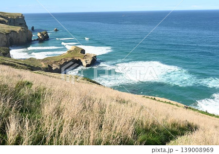 Tunnel Beach 139008969