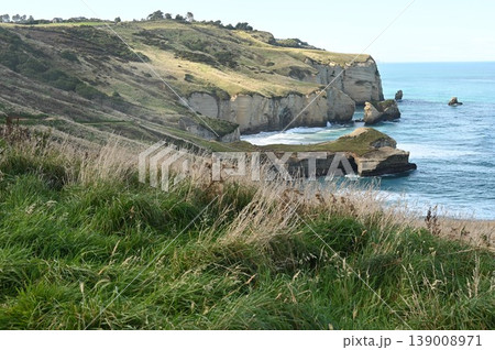 Tunnel Beach 139008971