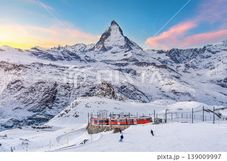 Matterhorn and swiss alps in Zermatt, Switzerland. Matterhorn mountain at sunset. Matterhorn and swiss alps in Zermatt, Switzerland. Matterhorn mountain at sunset. 139009997