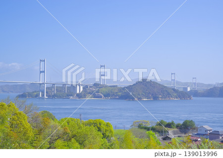 しまなみ海道の来島海峡大橋 しまなみ海道の来島海峡大橋 139013996