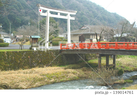 初春の静かな雰囲気の神社 初春の静かな雰囲気の神社 139014761