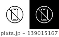 スマホ使用禁止のラインアイコン。白い線と黒い線のモノクロベクターイラストセット 139015167