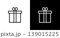 ギフトのラインアイコン。白い線と黒い線のモノクロベクターイラスト 139015225