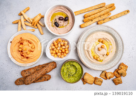 Various hummus dips, healthy and vegan snack 139019110