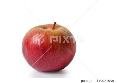 Fresh Red Apple Isolated on White Background 139021056