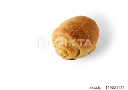 Single Cinnamon Sweet Bun on White Background Single Cinnamon Sweet Bun on White Background 139021411