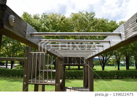 児童公園の木製遊具 児童公園の木製遊具 139022475