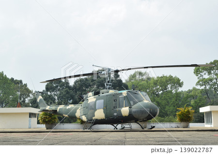 ベトナム・ホーチミン 統一会堂に展示されている(UH-1H) ベトナム・ホーチミン 統一会堂に展示されている(UH-1H) 139022787