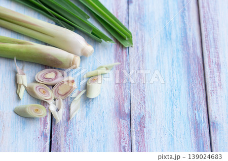 Close up fresh organic lemongrass no chemicals on wood table background. 139024683
