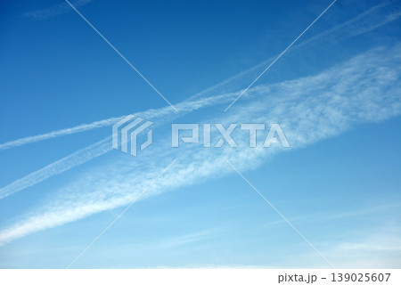 飛行機雲 139025607