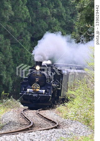 磐越西線　山都駅を目指し　S字カーブを爆走する　SLばんえつ物語号 139029442