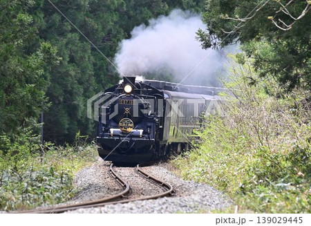 磐越西線　山都駅を目指し S字カーブを爆走する　SLばんえつ物語号 139029445