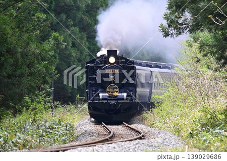 磐越西線　山都駅を目指し S字カーブを爆走する　SLばんえつ物語号 139029686