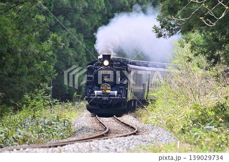 磐越西線　山都駅を目指し S字カーブを爆走する　SLばんえつ物語号 139029734