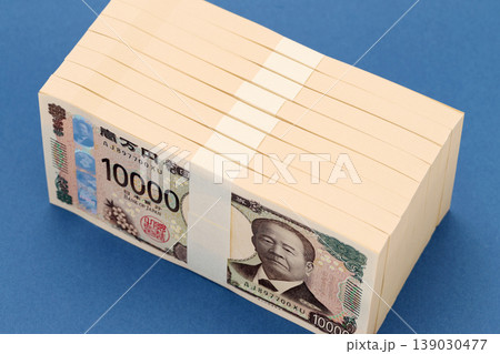 立つ百万円の札束 立つ百万円の札束 139030477