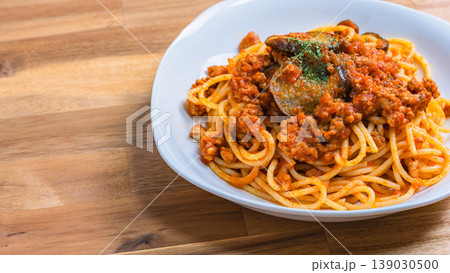 茄子のミートソースパスタ ボロネーゼ風スパゲッティ 茄子のミートソースパスタ ボロネーゼ風スパゲッティ 139030500