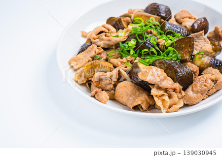 豚こま肉と茄子のスタミナ炒め にんにく風味のガッツリおかず 139030945
