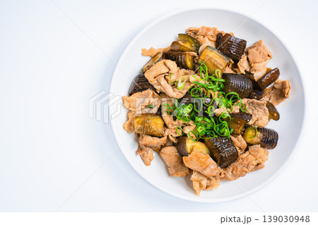 豚こま肉と茄子のスタミナ炒め にんにく風味のガッツリおかず 豚こま肉と茄子のスタミナ炒め にんにく風味のガッツリおかず 139030948