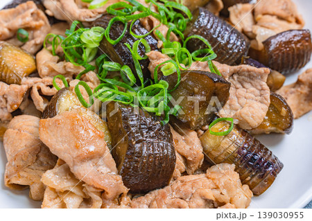 豚こま肉と茄子のスタミナ炒め にんにく風味のガッツリおかず 139030955