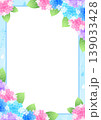 梅雨フォトフレーム、アジサイ、雨、対角囲み、縦 139033428