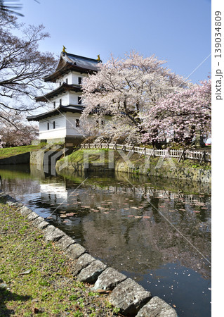 春の北海道松前町で松前城址公園の風景を撮影 139034809