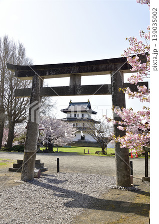 春の北海道松前町で松前神社境内の風景を撮影 春の北海道松前町で松前神社境内の風景を撮影 139035002
