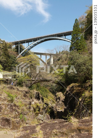 渓谷が深い高千穂峡 渓谷が深い高千穂峡 139035531