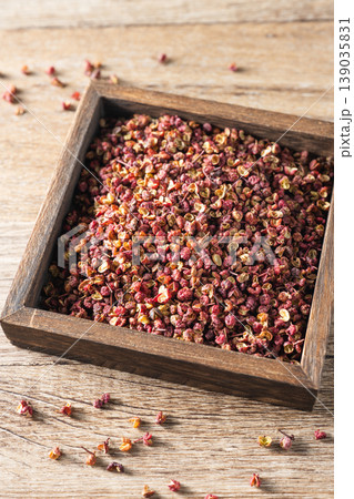 dry red pepper dry red pepper 139035831
