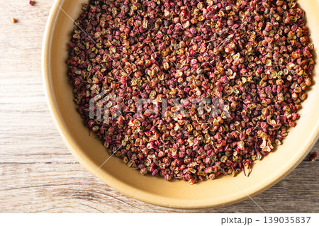 dry red pepper  139035837